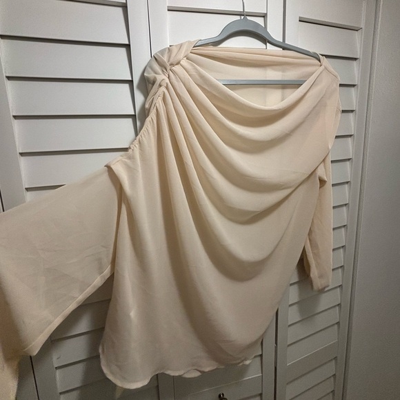 Commence semi Sheer long sleeves asymmetric beige/cream top - Picture 1 of 4
